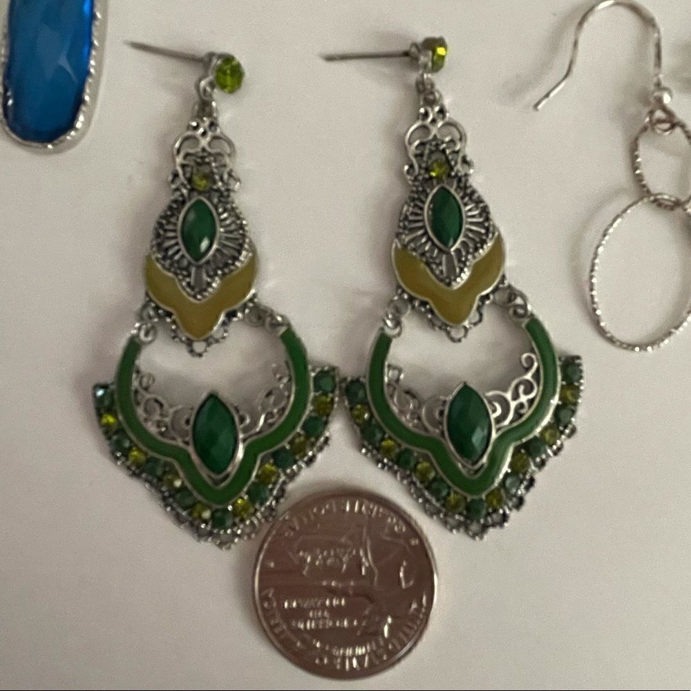 Bundle of Three Pairs of Dangly Earrings - Picture 5 of 5